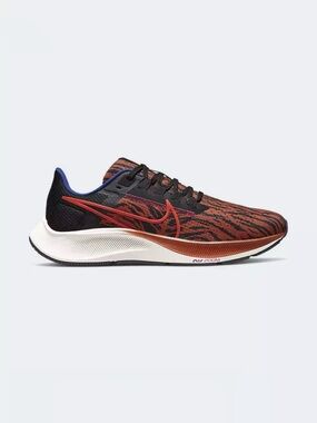 Wmns Nike Air Zoom Pegasus sneakers sz 8, EUC